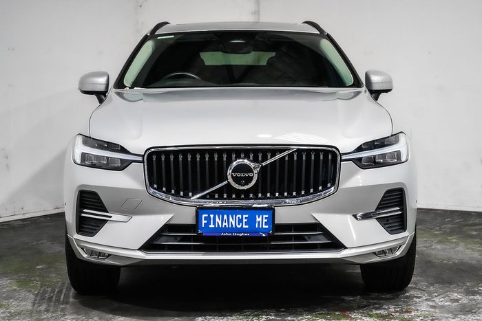 2022 Volvo XC60 B5 Momentum