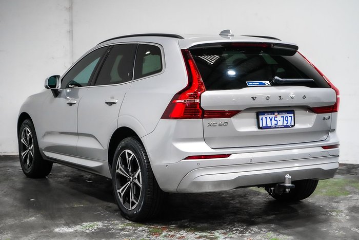 2022 Volvo XC60 B5 Momentum