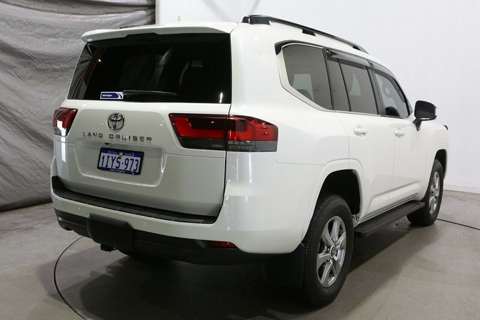 2025 Toyota Landcruiser VX