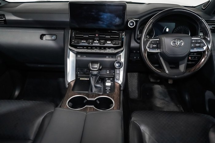 2024 Toyota Landcruiser Sahara