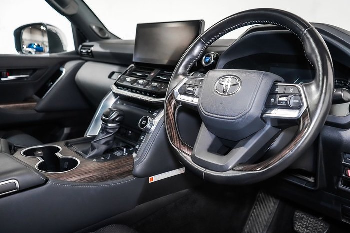 2024 Toyota Landcruiser Sahara