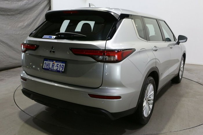 2021 Mitsubishi Outlander ES