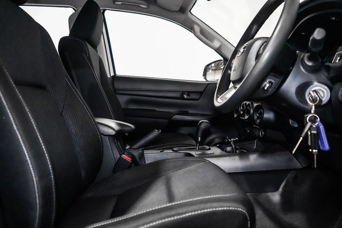 2019 Toyota Hilux SR