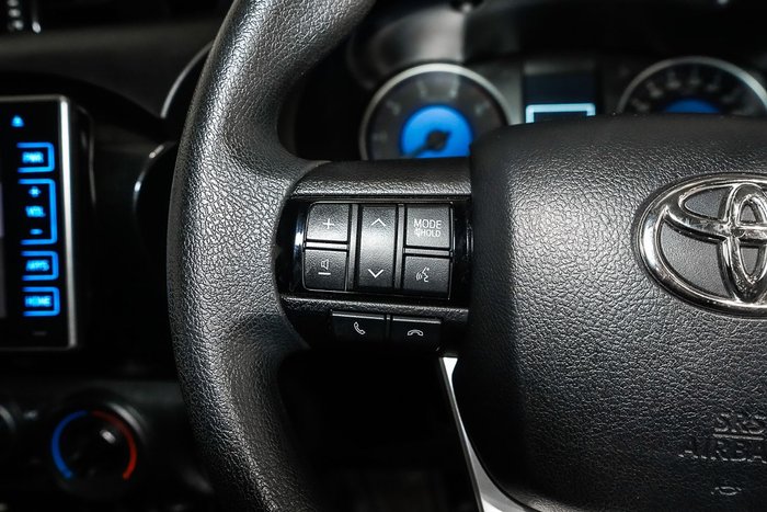 2019 Toyota Hilux SR