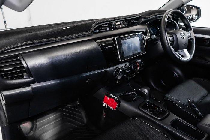 2019 Toyota Hilux SR