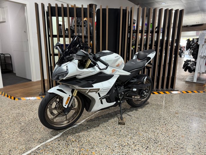 2025 CFMoto 450 SR S WHITE