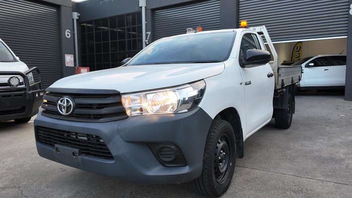 2017 Toyota Hilux Workmate TGN121R 4x2 Glacier White