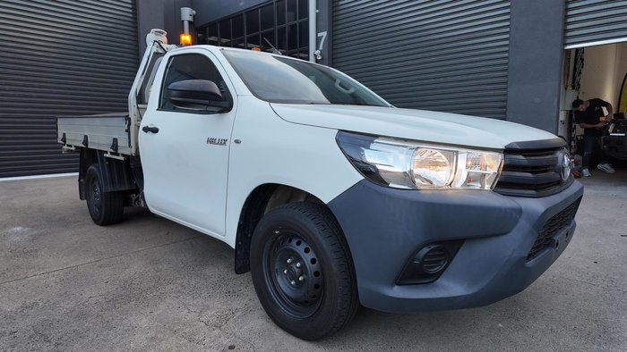 2017 Toyota Hilux Workmate TGN121R 4x2 Glacier White