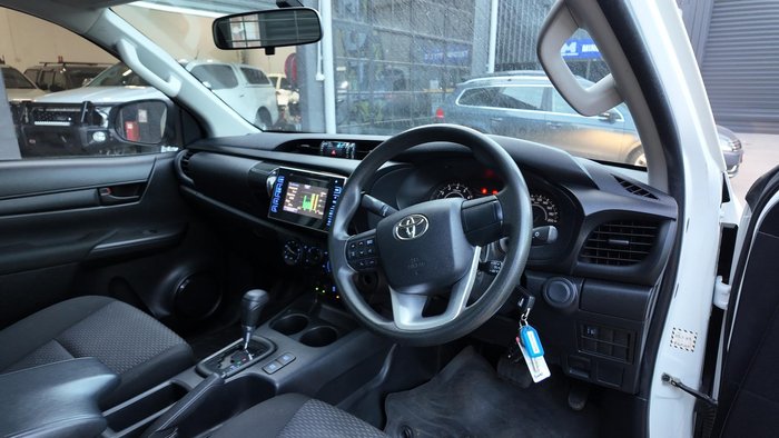 2017 Toyota Hilux Workmate TGN121R 4x2 Glacier White