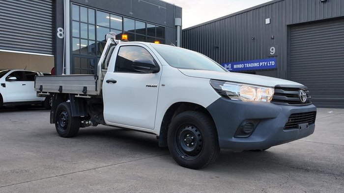 2017 Toyota Hilux Workmate TGN121R 4x2 Glacier White