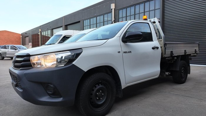 2017 Toyota Hilux Workmate TGN121R 4x2 Glacier White