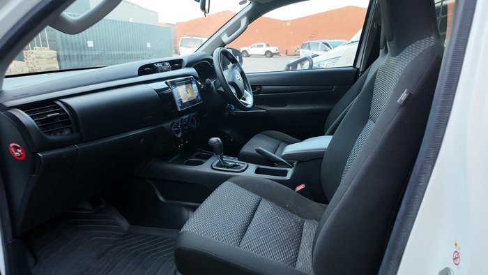 2017 Toyota Hilux Workmate TGN121R 4x2 Glacier White