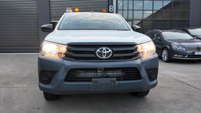 2017 Toyota Hilux Workmate TGN121R 4x2 Glacier White