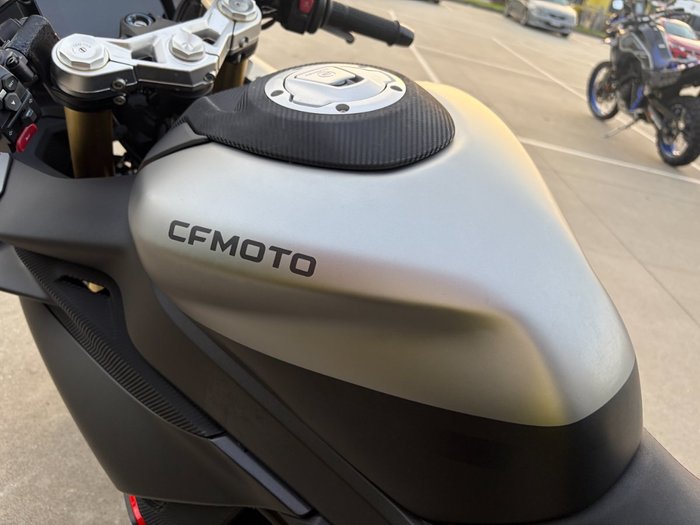 2025 CFMOTO 450 SR S NEBULA BLACK
