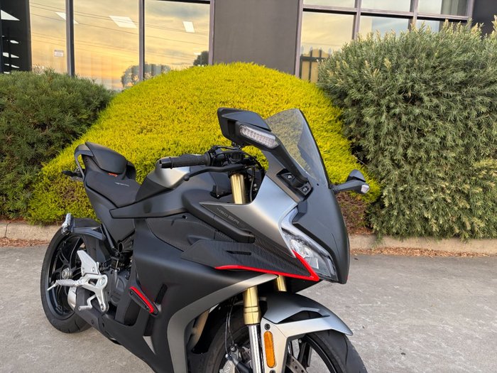 2025 CFMOTO 450 SR S NEBULA BLACK