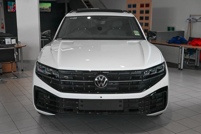 2025 Volkswagen Touareg R
