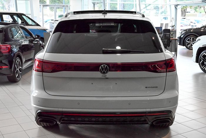 2025 Volkswagen Touareg R