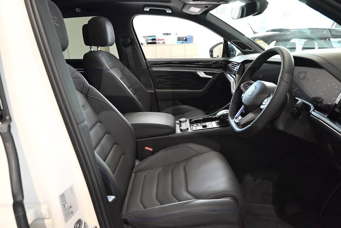 2025 Volkswagen Touareg R
