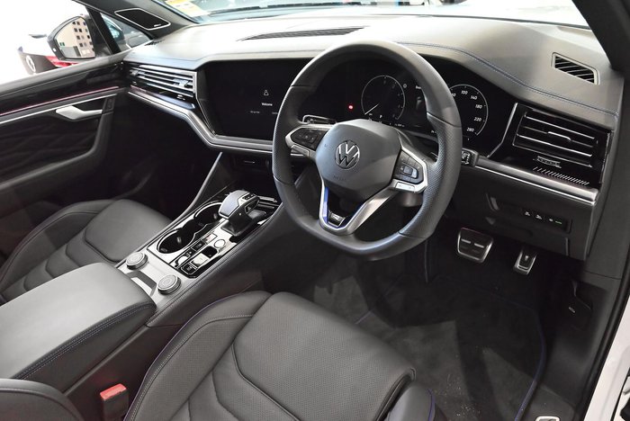 2025 Volkswagen Touareg R