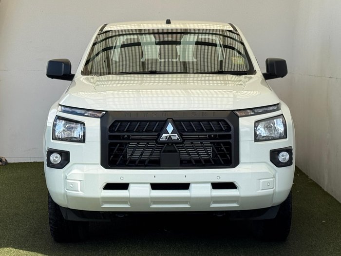 2025 Mitsubishi Triton GLX