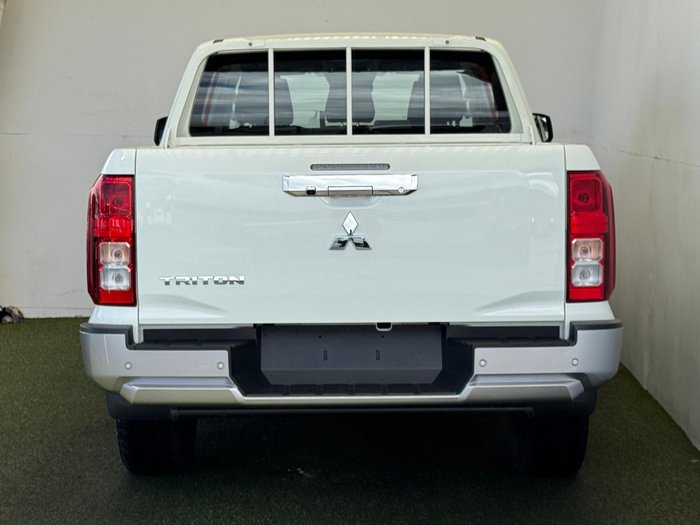2025 Mitsubishi Triton GLX