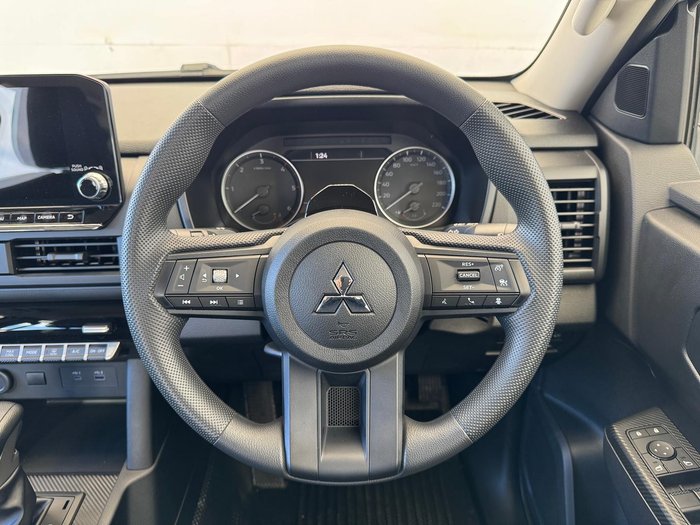 2025 Mitsubishi Triton GLX