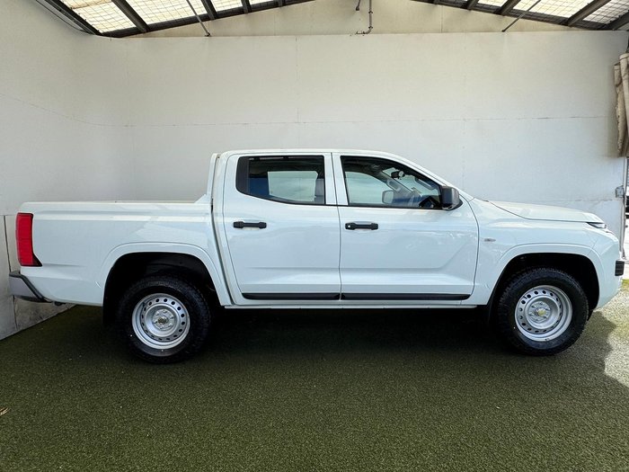 2025 Mitsubishi Triton GLX