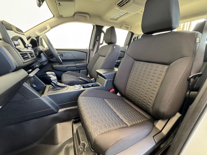 2025 Mitsubishi Triton GLX