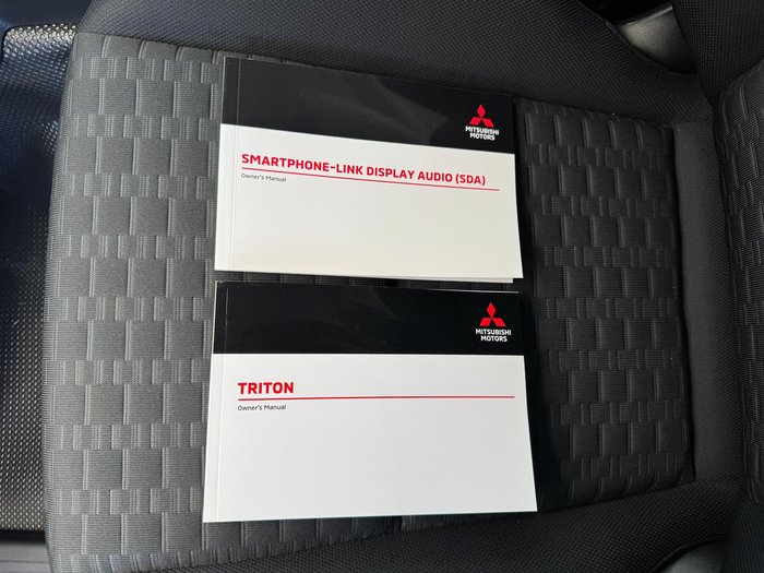 2025 Mitsubishi Triton GLX