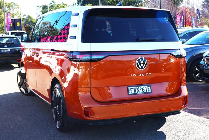 2024 Volkswagen ID. Buzz Pro BEV560