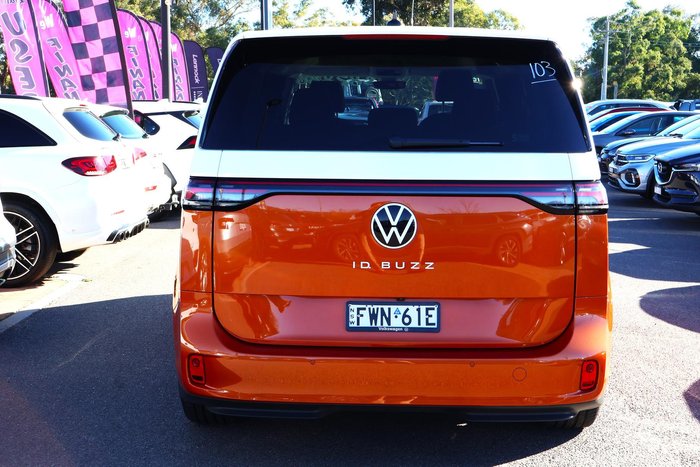 2024 Volkswagen ID. Buzz Pro BEV560
