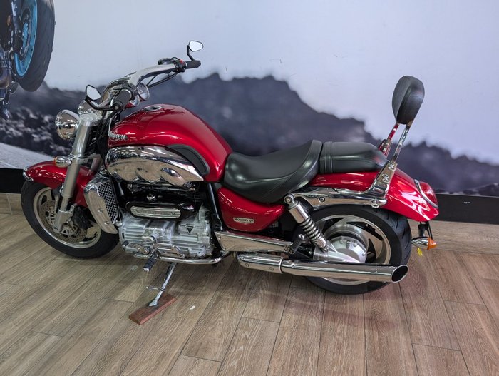 2005 Triumph ROCKET III RED