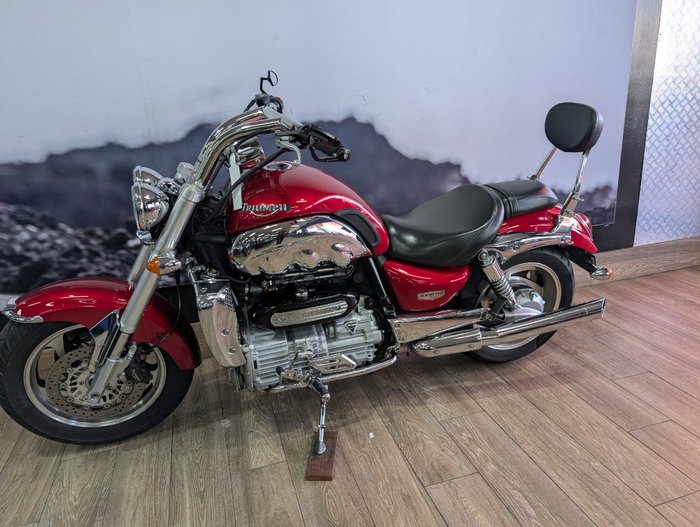 2005 Triumph ROCKET III RED