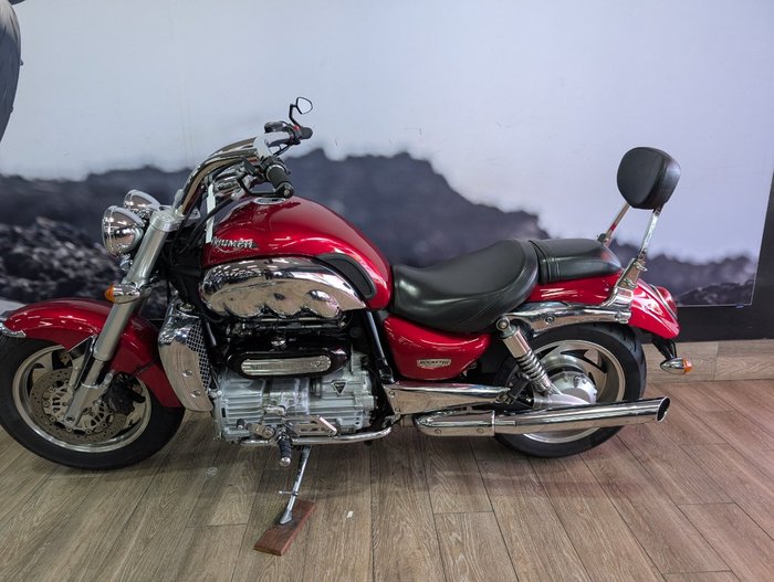 2005 Triumph ROCKET III RED