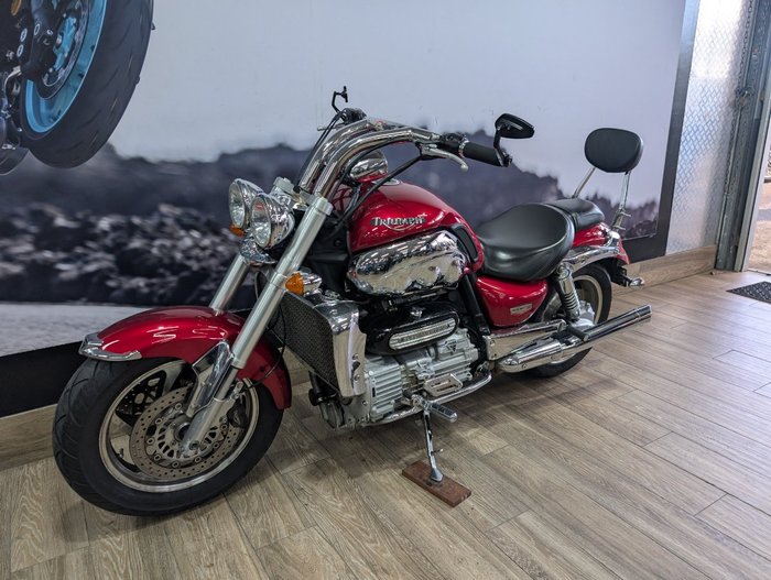 2005 Triumph ROCKET III RED