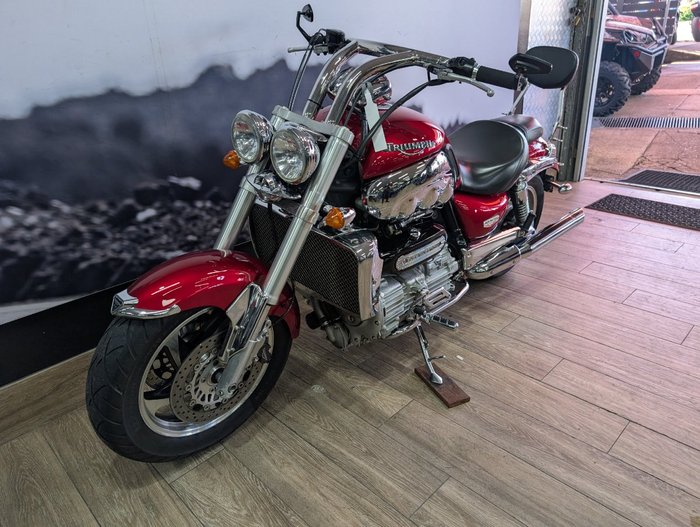 2005 Triumph ROCKET III RED