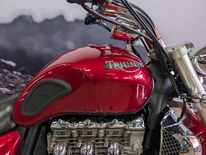 2005 Triumph ROCKET III RED