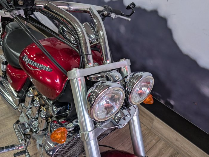 2005 Triumph ROCKET III RED