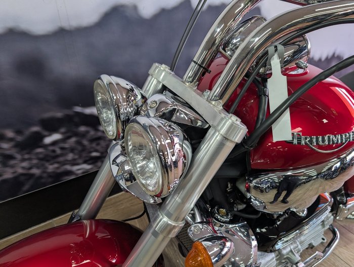 2005 Triumph ROCKET III RED