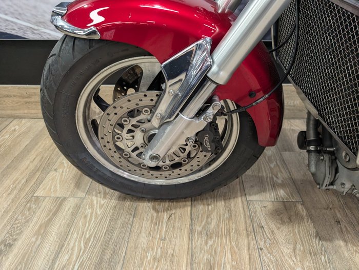2005 Triumph ROCKET III RED
