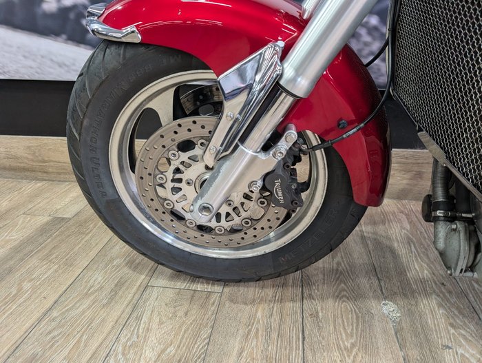 2005 Triumph ROCKET III RED