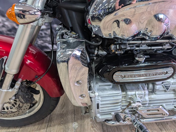 2005 Triumph ROCKET III RED