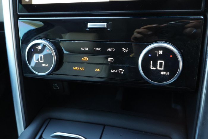 2021 Land Rover Discovery D300 SE