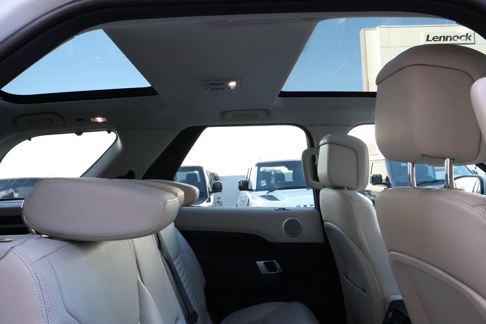 2021 Land Rover Discovery D300 SE