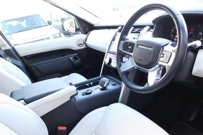 2021 Land Rover Discovery D300 SE