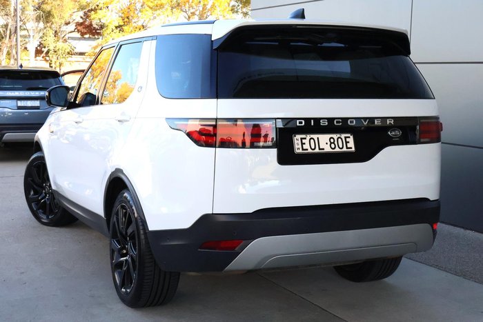 2021 Land Rover Discovery D300 SE