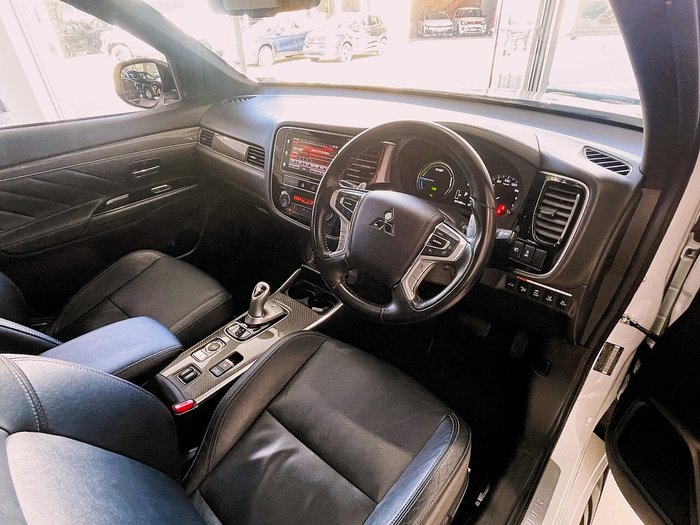 2019 Mitsubishi Outlander PHEV Exceed