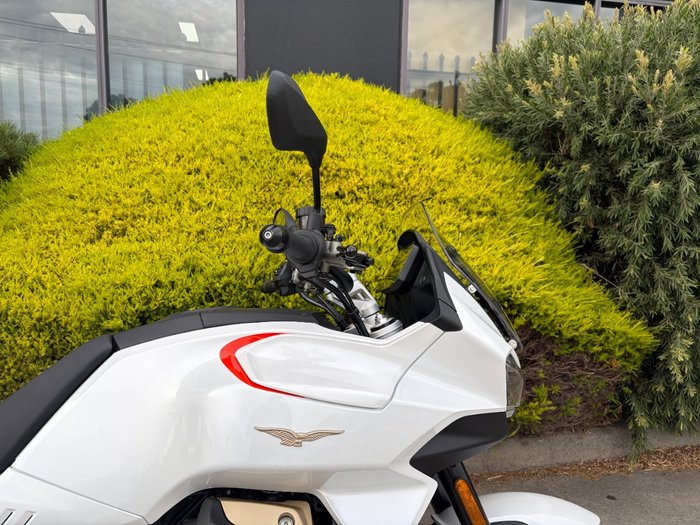 2023 MOTO GUZZI V100 MANDELLO
