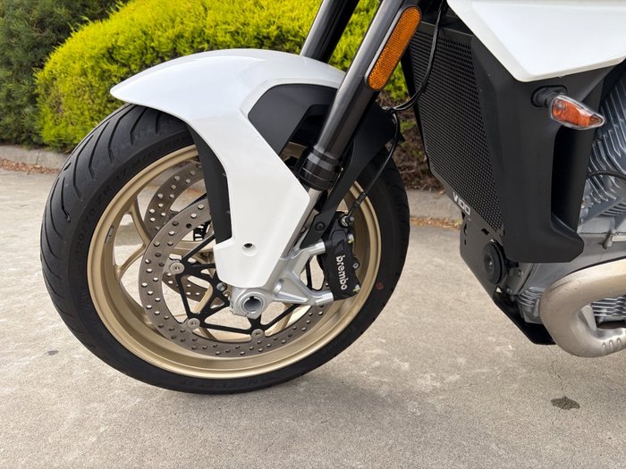 2023 MOTO GUZZI V100 MANDELLO