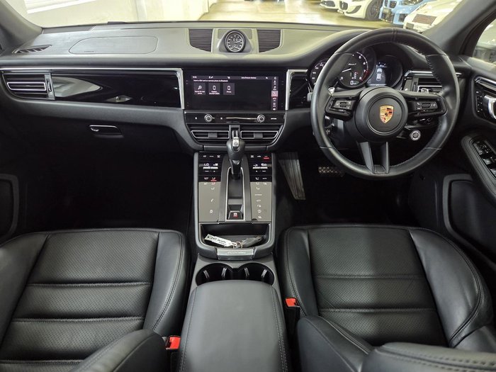 2023 Porsche Macan T